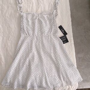 Lulus polkadot dress size M. Never worn! Tags on.